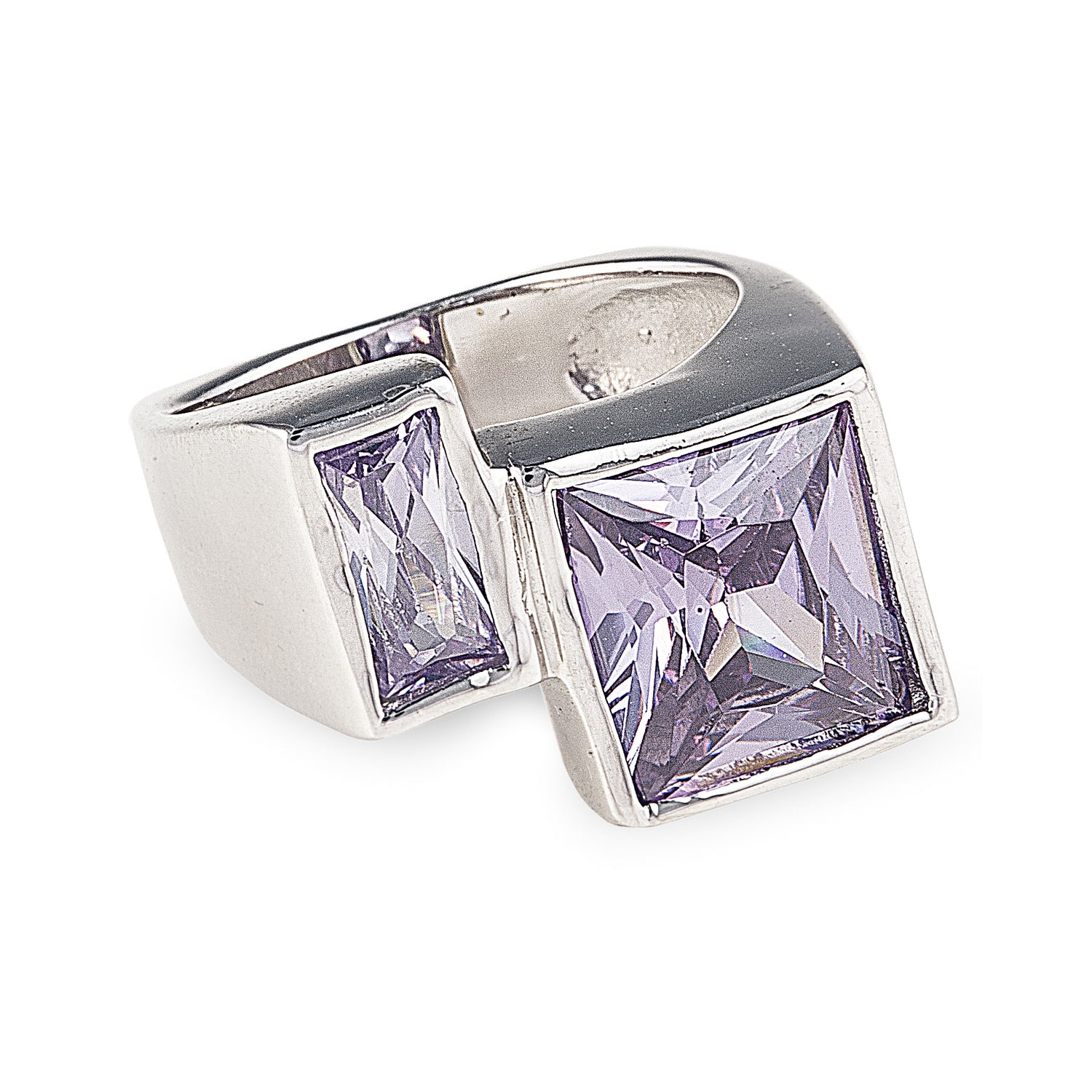 Lavender coloured rings in 925 sterling silver. Worldwide shipping