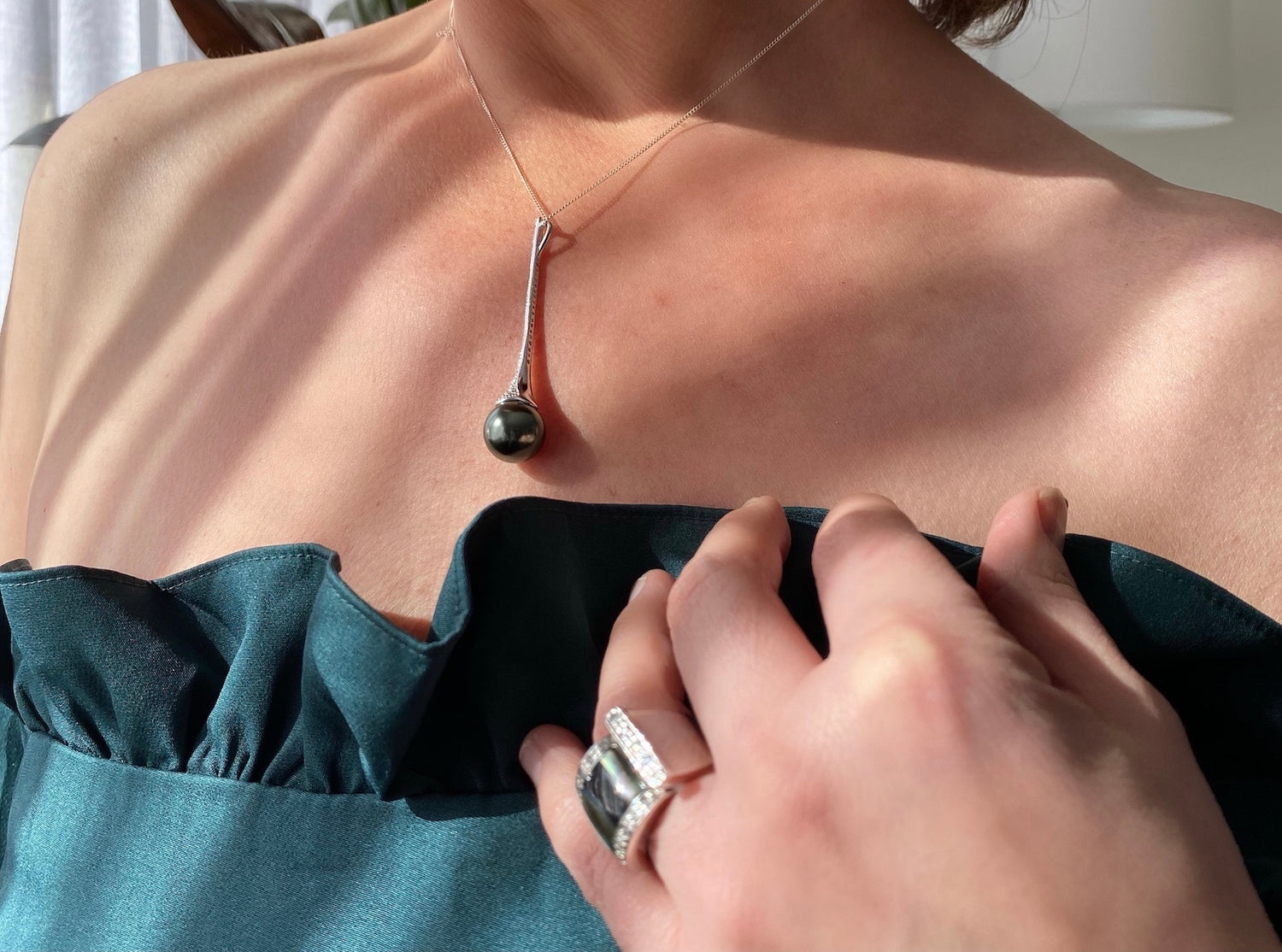 COLOURED JEWELLERY