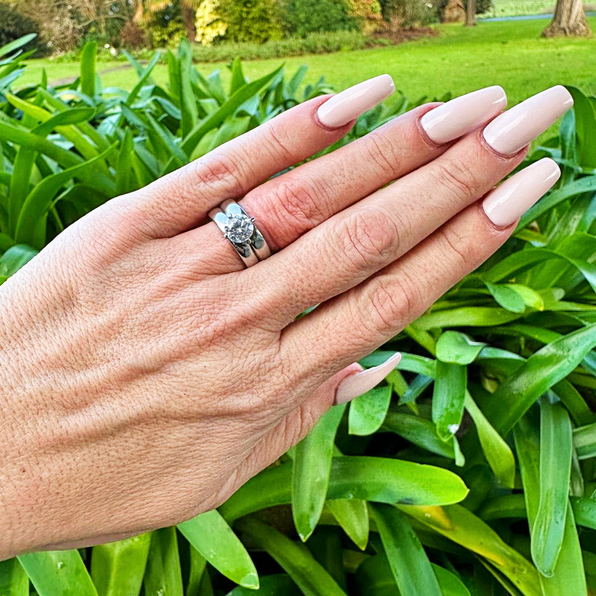 The Mimi Ring is a stunning 925 sterling silver ring that gives the illusion of a two-ring set. Featuring a large, attention-grabbing 3-carat cubic zirconia stone. Worldwide shipping