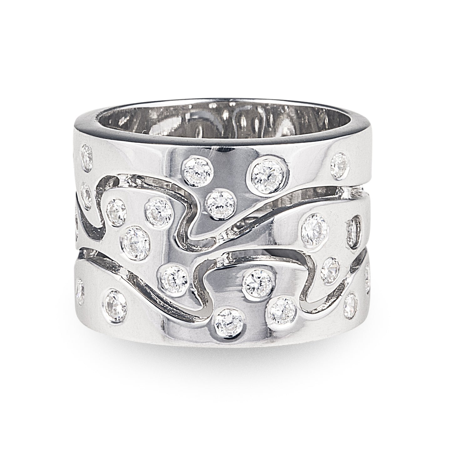 This incredible 925 sterling silver Puzzle Ring features a cut-out wave to give the illusion of a jigsaw puzzle. Worldwide shipping.