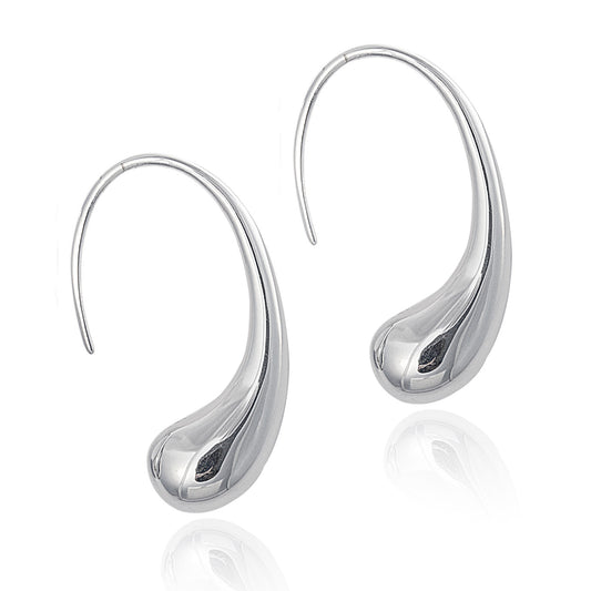 These beautiful Teardrop Earrings in 925 sterling silver feature a modern and edgy shape, yet are still classic and timeless. Luxurious jewellery that's perfect for everyday comfortable wear. Jewellery by Bellagio & Co. Worldwide shipping.
