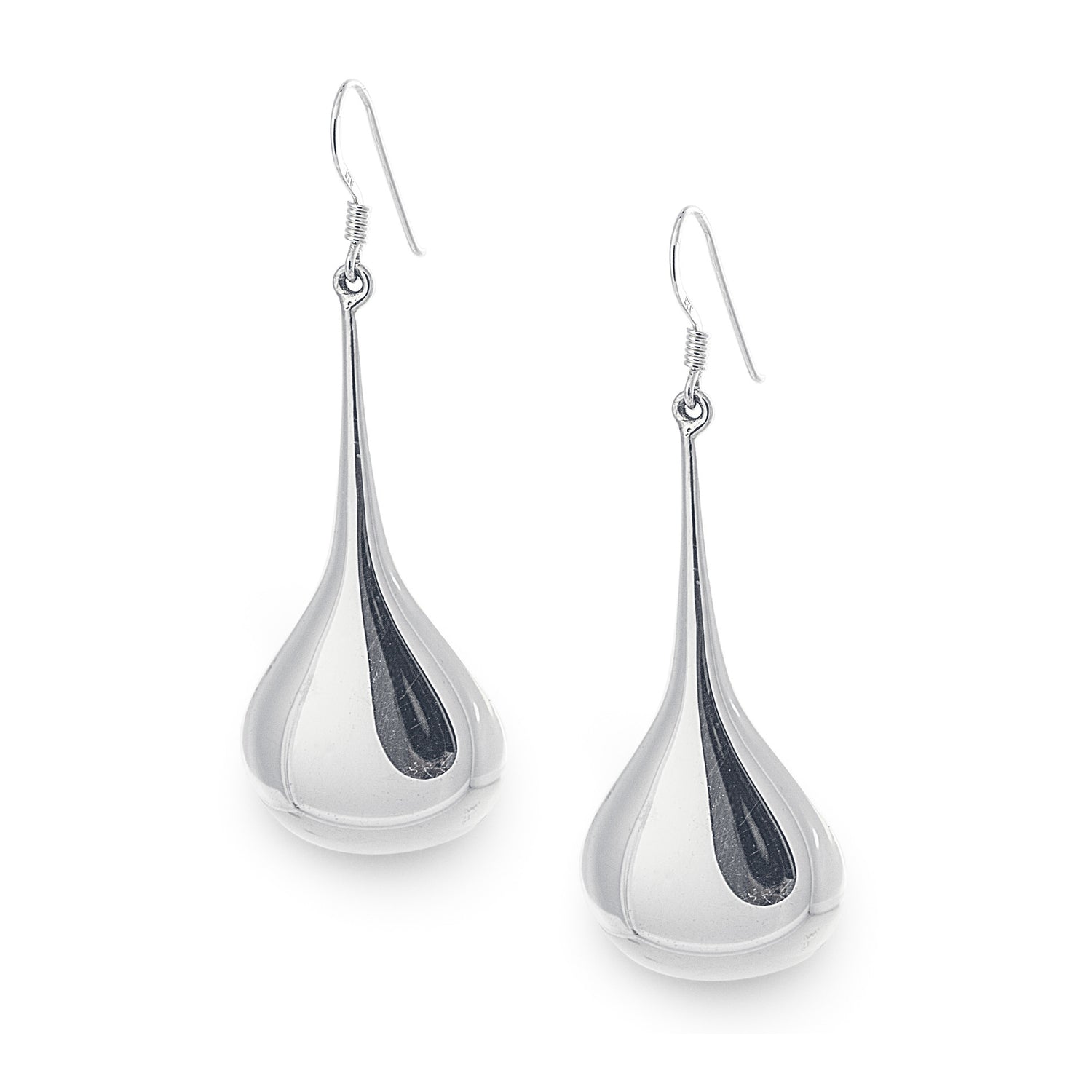 The Tanti Jeannie Earrings are modern French style earrings in 925 sterling silver with a large tear-shaped drop on an ear wire. Jewellery by Bellagio & Co. Worldwide shipping. Premium sterling silver jewellery.