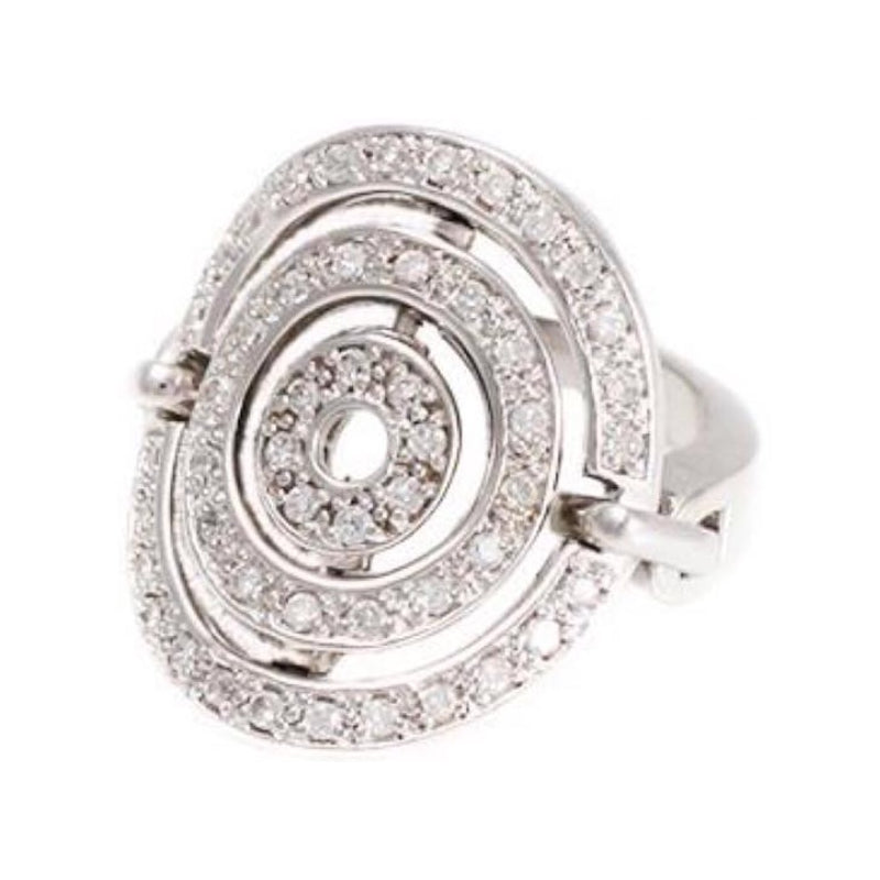 The captivating Juicy Bling Ring is a favourite style for beauties after eye-catching, edgy and modern jewellery. Encrusted with clear cubic zirconia stones and made of 925 sterling silver this stunning ring features moving parts for ultimate comfort. Result: Wow Factor.